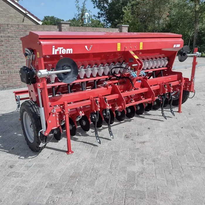 Siewnik zbożowy Irtem 3m - widok z tyłu