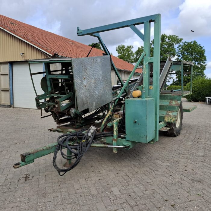 Kombajn do kalafiora Baekelandt - widok z przodu