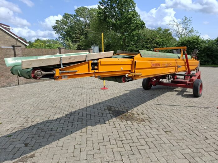 Usypywacz pryzm Miedema 10,5 m - obrazek 3