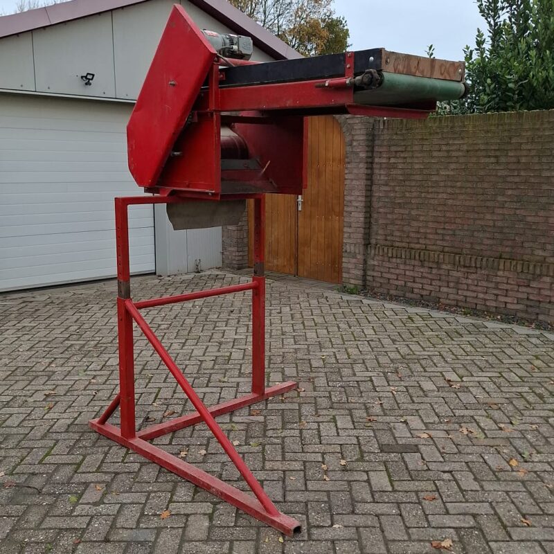 Separator grud ziemi